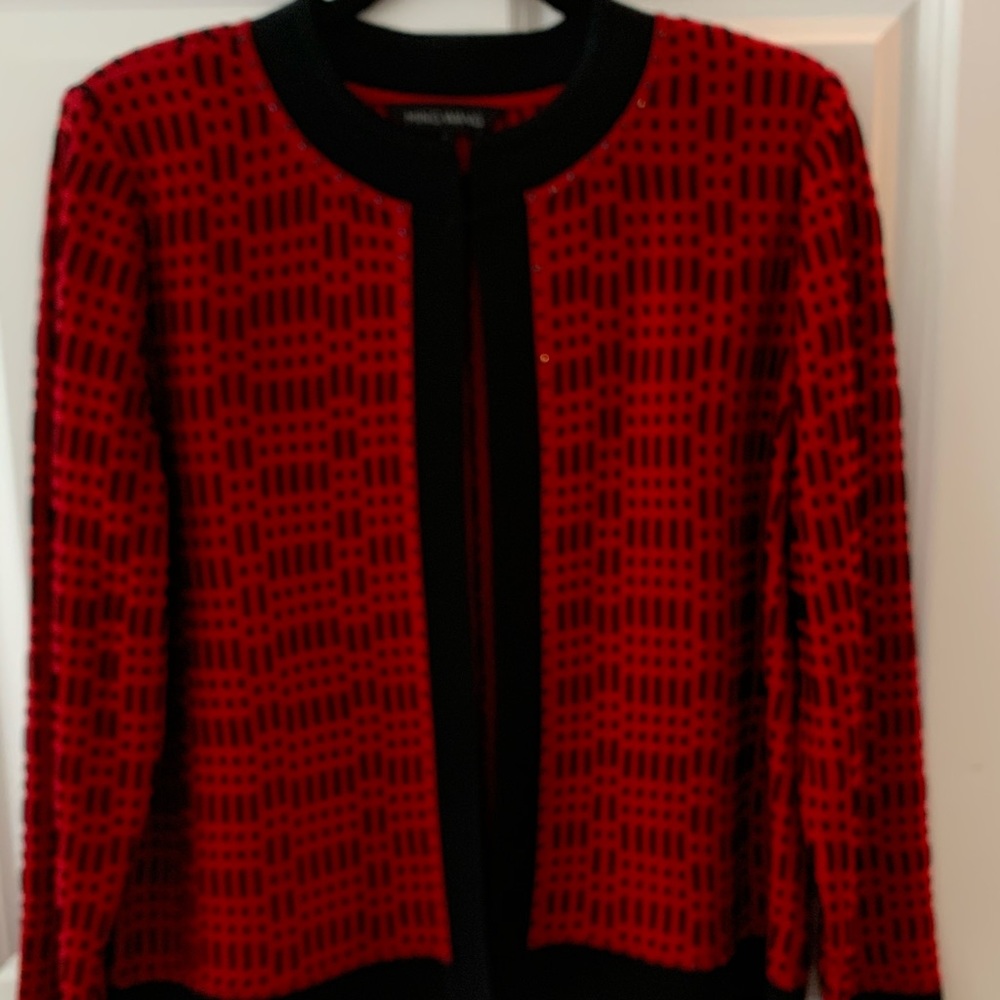 Machine washable/wrinkle-free/packs well/like new